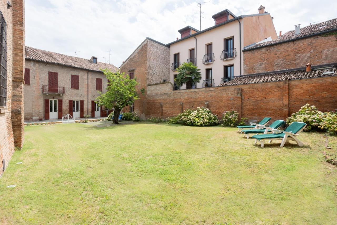 Palazzo Sabbioni Suite Del Conte Elegant Suite In Old Monastery City Center Ferrara Exterior photo