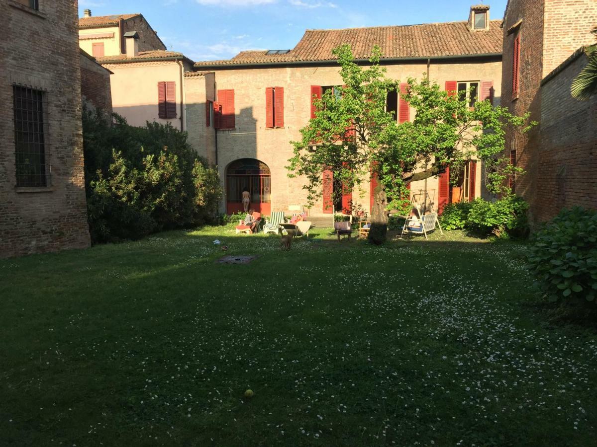 Palazzo Sabbioni Suite Del Conte Elegant Suite In Old Monastery City Center Ferrara Exterior photo